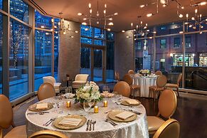 The Royal Sonesta Chicago River North