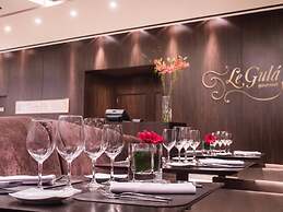Pullman Rosario City Center Hotel