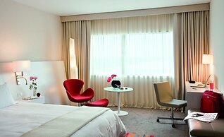 Pullman Rosario City Center Hotel