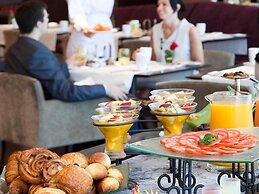 Pullman Rosario City Center Hotel