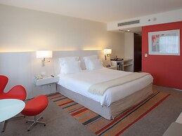 Pullman Rosario City Center Hotel
