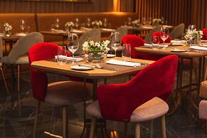 Pullman Rosario City Center Hotel