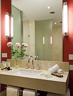 Pullman Rosario City Center Hotel