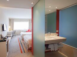 Pullman Rosario City Center Hotel
