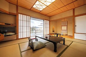 1000 Years of Tradition - Akiu Onsen Sakan