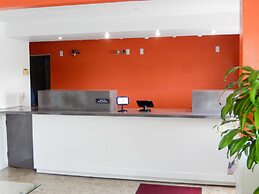 Motel 6 Rossford, OH