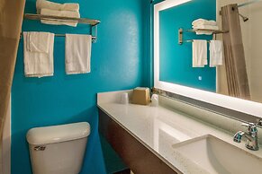 Motel 6 Rossford, OH