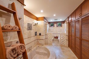 Indra Maya Pool Villas