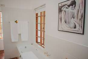 Aan de Oever Guesthouse