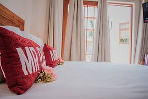 Aan de Oever Guesthouse