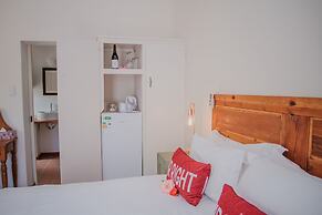 Aan de Oever Guesthouse