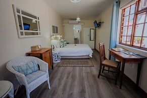 Aan de Oever Guesthouse