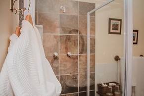 Aan de Oever Guesthouse