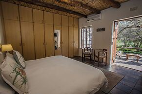 Aan de Oever Guesthouse