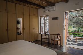 Aan de Oever Guesthouse