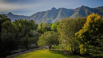 Aan de Oever Guesthouse
