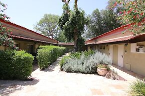 Kibbutz Ashdot Yaacov Ichud Country Lodging