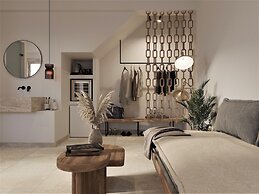 F Fine Suites- Adults Only