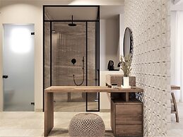 F Fine Suites- Adults Only