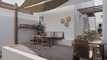 F Fine Suites- Adults Only