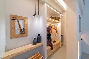 F Fine Suites- Adults Only