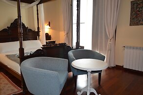 Palacio Mariana Pineda Hotel