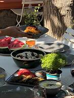 Alacati Zeytin Konak Hotel