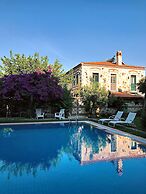 Alacati Zeytin Konak Hotel