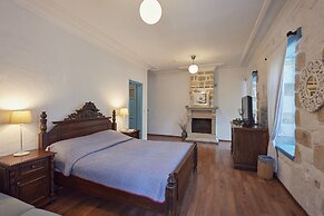 Alacati Zeytin Konak Hotel