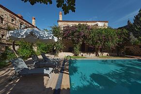 Alacati Zeytin Konak Hotel