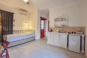 Alacati Zeytin Konak Hotel