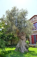 Alacati Zeytin Konak Hotel