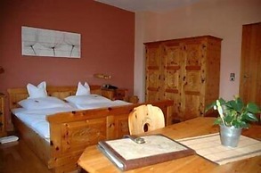 Hotel Sarbacher