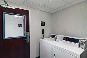 Hampton Inn & Suites Syracuse Dewitt