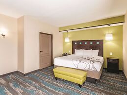 La Quinta Inn & Suites by Wyndham Dallas Grand Prairie South