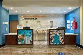 La Quinta Inn & Suites by Wyndham Dallas Grand Prairie South