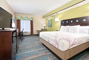 La Quinta Inn & Suites by Wyndham Dallas Grand Prairie South