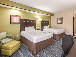 La Quinta Inn & Suites by Wyndham Dallas Grand Prairie South
