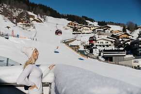 Hotel Alpine Palace