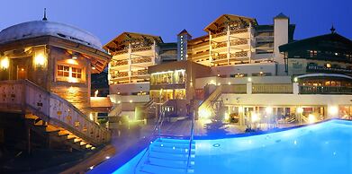 Hotel Alpine Palace