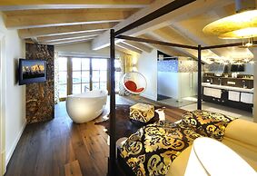 Hotel Alpine Palace