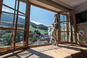 Hotel Alpine Palace