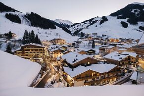 Hotel Alpine Palace