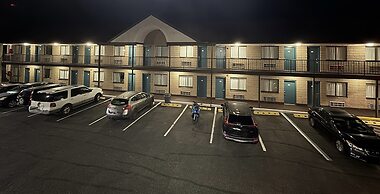Red Carpet Inn Norwalk