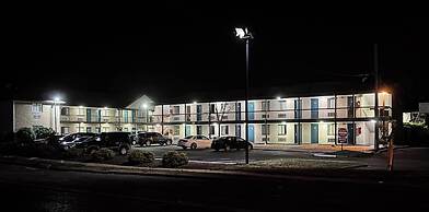 Red Carpet Inn Norwalk