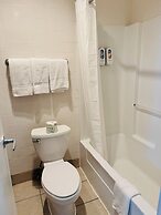 Red Carpet Inn Norwalk
