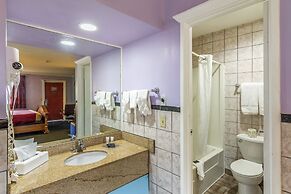 Red Carpet Inn Norwalk