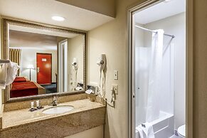 Red Carpet Inn Norwalk