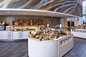 Crowne Plaza Copenhagen Towers by IHG