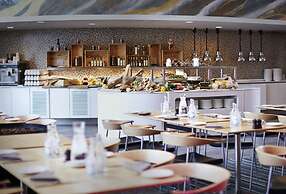 Crowne Plaza Copenhagen Towers by IHG